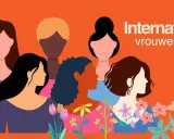 Verschillende vrouwen, met diverse achtergronden, vieren Internationale vrouwendag. Bloemen sieren de voorgrond.