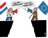 Twee mannen met megafoons, de één met Nederlandse vlag, de ander met EU-vlag, staan op kliffen. Ze schreeuwen naar elkaar: "Landverrader!" en "Nationalist!". Dit illustreert affectieve polarisatie.