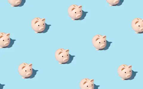 Patroon van spaarvarkens op een blauwe achtergrond, symbolisch voor het debat over een basisinkomen in Nederland.
